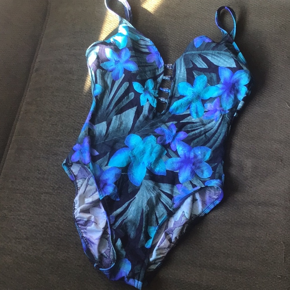 One piece bathing suit